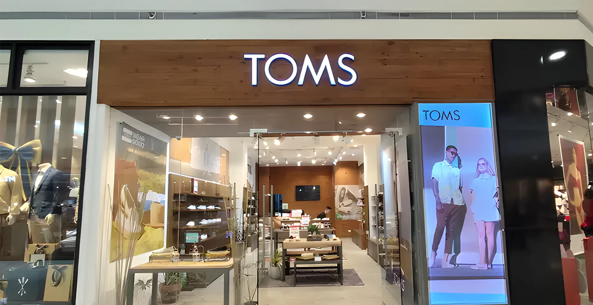 Banner 1 - TOMS United States