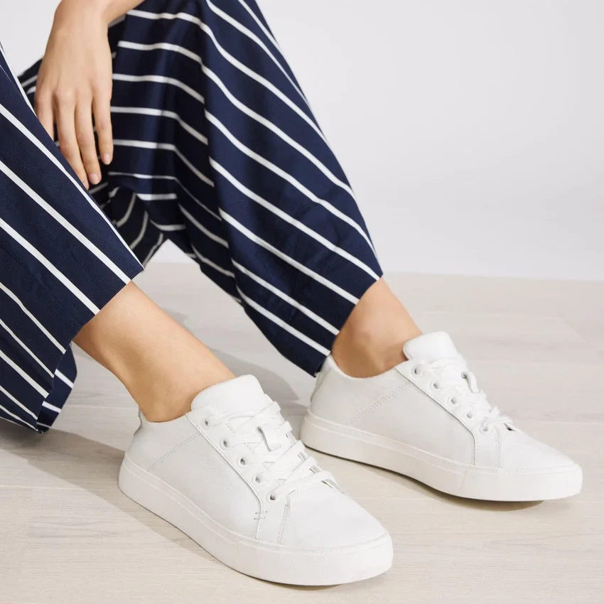 Women Kameron Lace-Up Sneaker Women Kameron Lace-Up Sneaker