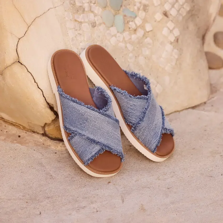 Women Mae Crossover Slide Sandal Women Mae Crossover Slide Sandal