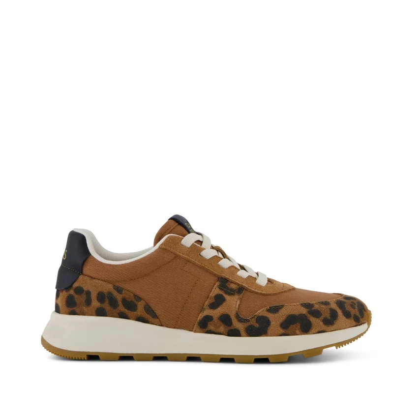 Women TRVL LITE Retro Runner Sneaker Women TRVL LITE Retro Runner Sneaker