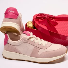 Women TRVL LITE Retro Runner Sneaker Women TRVL LITE Retro Runner Sneaker